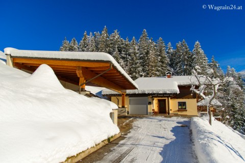 Foto Einfahrt Haus Sonnleiten im Winter